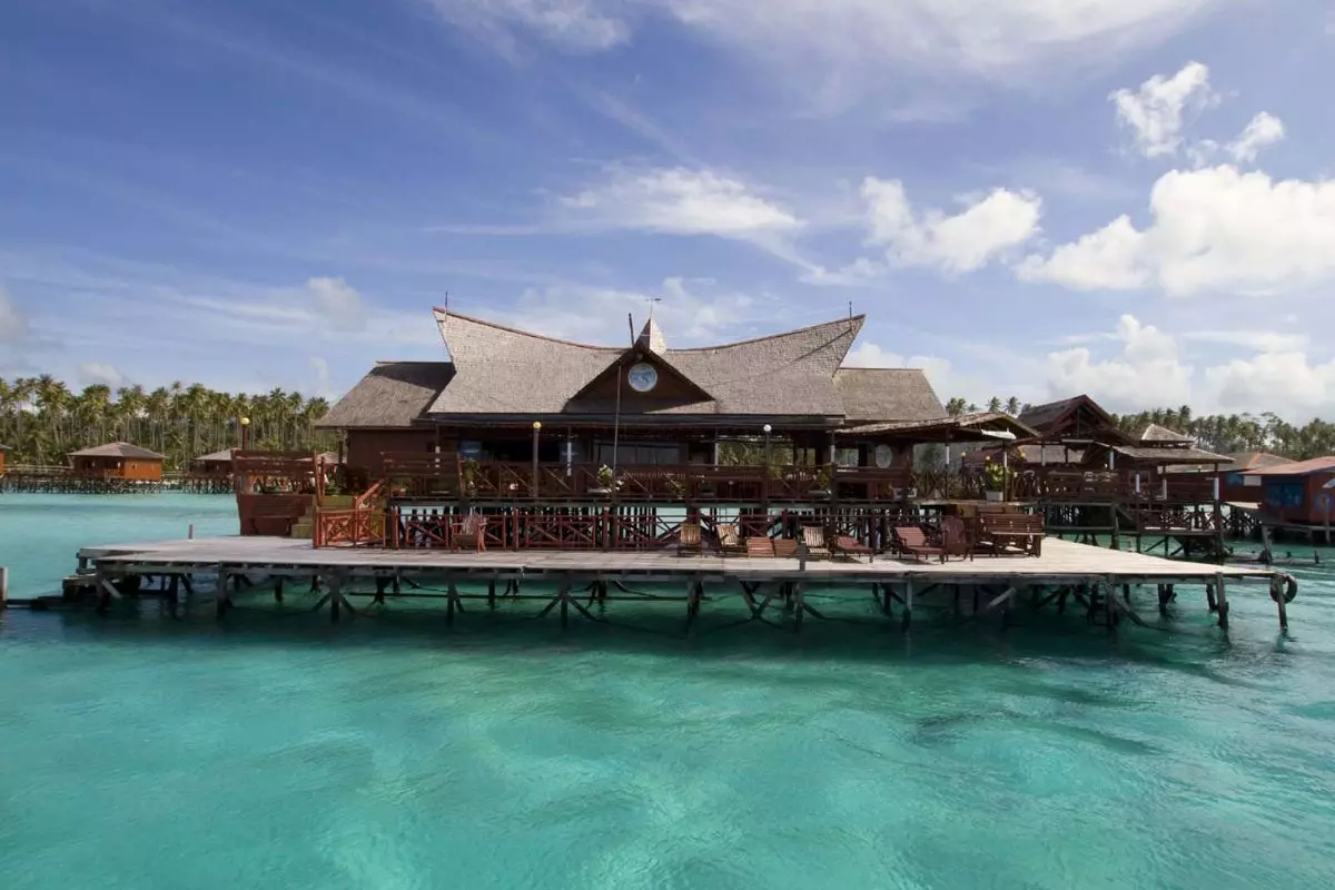 3. Maratua Paradise Resort